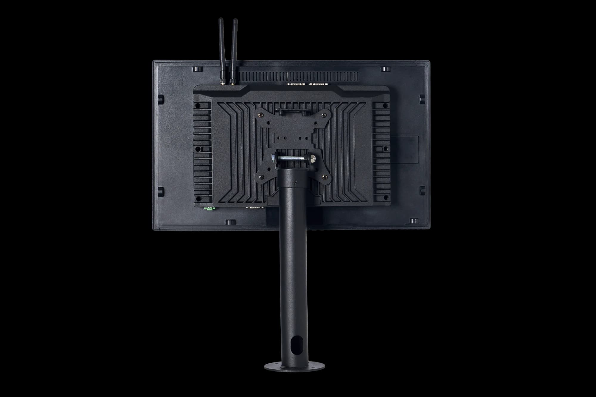 Quanmax Q-1850AG 18.5" Endüstriyel Panel PC i5 8GB 256GB SSD Wi-Fi 4